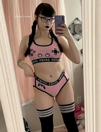 Full leaked Honeymomo private photo