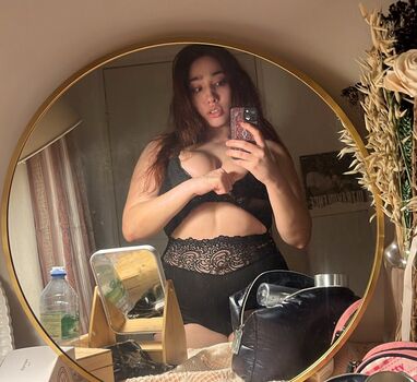 Full leaked Honeymoonblvrdd private photo