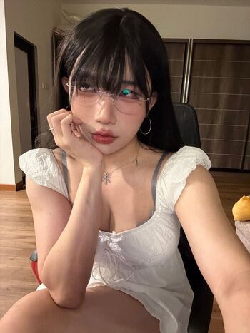 Full leaked Hongbin private photo