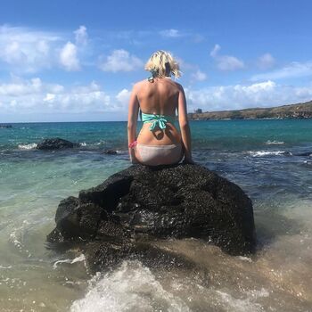 Full leaked Honneyybeeee private photo