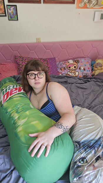 Full leaked Hotgirldrinksdew private photo