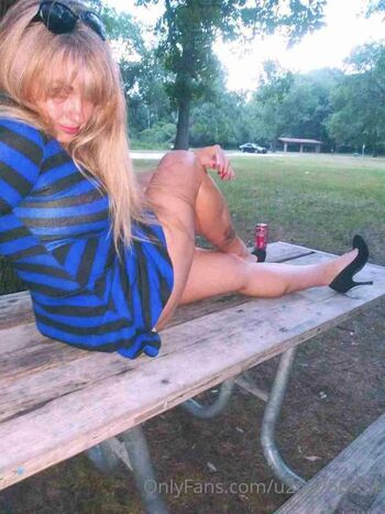 Full leaked Hotstepmomcasey page private photo