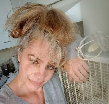 Full leaked Hotstepmomcasey private photo