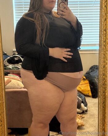 Full leaked Housecow private photo