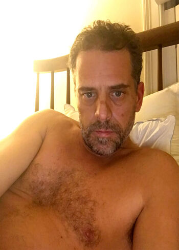 Full leaked Hunter biden private photo