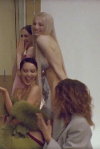 Full leaked Hunter schafer page private photo