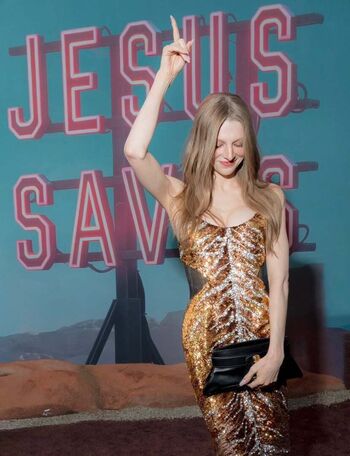 Full leaked Hunter schafer private photo