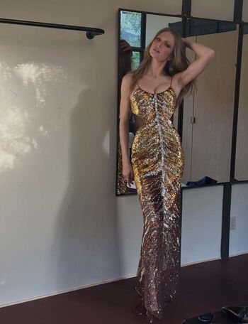Full leaked Hunter schafer private photo