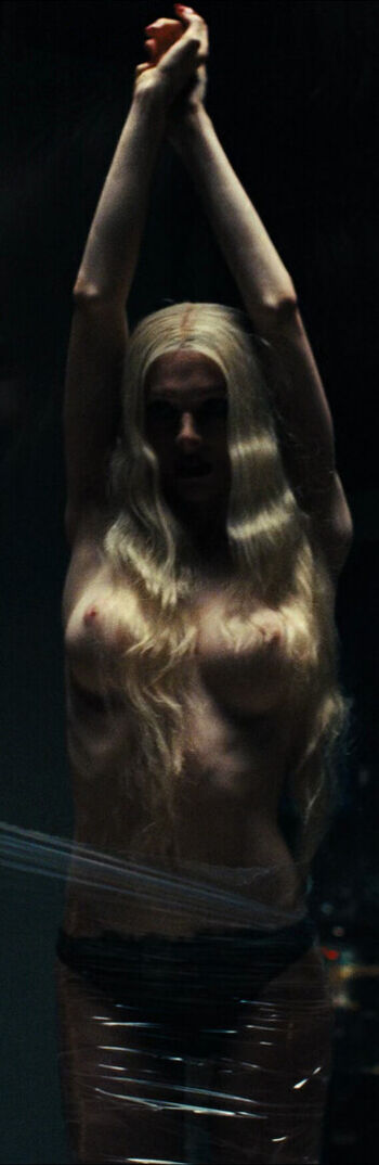 Full leaked Hunter schafer page private photo