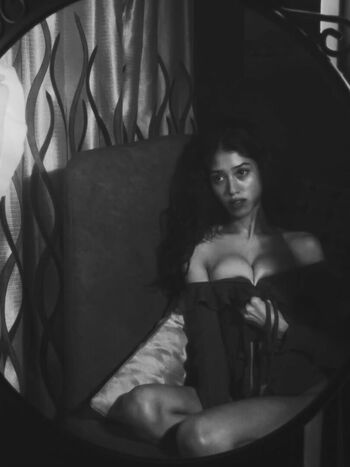 Full leaked Husn ki parii private photo