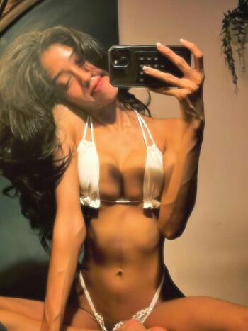 Full leaked Husn ki parii private photo