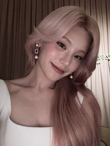 Full leaked Hwang yeji private photo