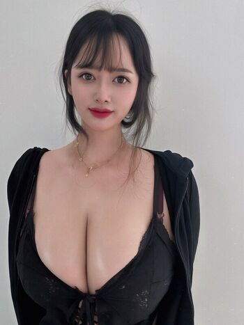 Full leaked Hyo private photo