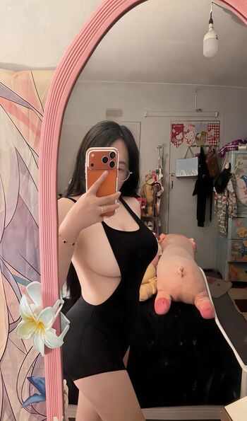 Full leaked Iam txienn private photo