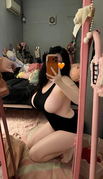 Full leaked Iam txienn private photo