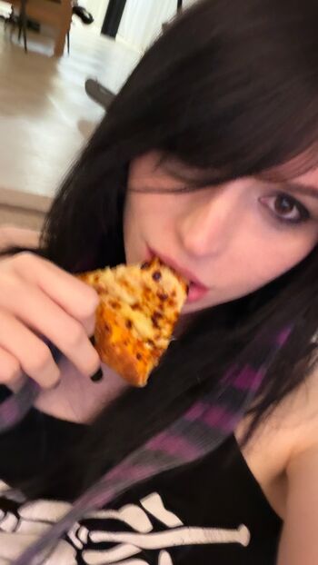 Full leaked Ickypeach private photo