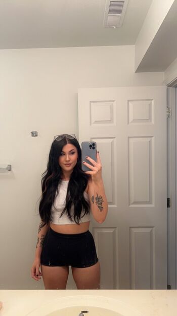 Full leaked Idkjuliaa private photo