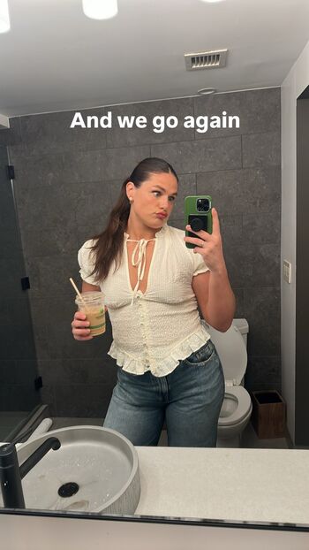 Full leaked Ilona maher private photo