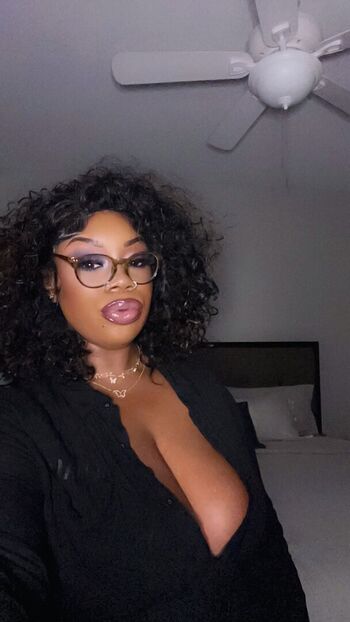 Full leaked Ilooklikebaae private photo