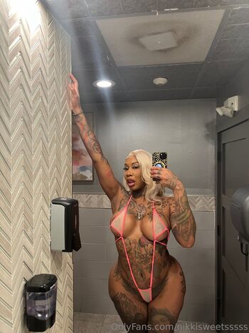 Full leaked Ilovenikkisweets private photo
