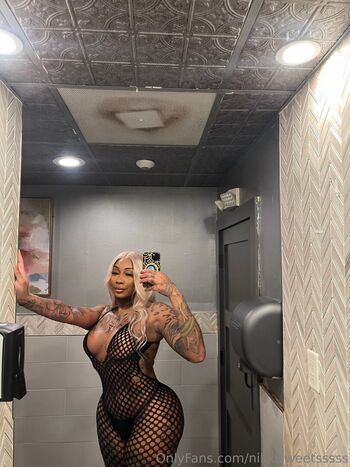 Full leaked Ilovenikkisweets private photo