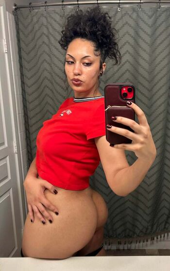 Full leaked Iloveraine private photo