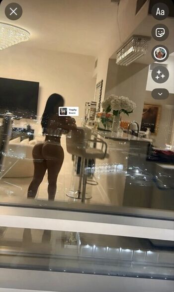 Full leaked Iluvcinnie private photo
