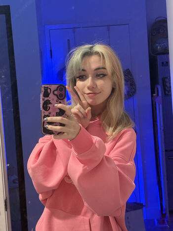 Full leaked Iluvmeww page private photo