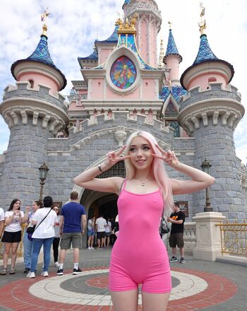 Full leaked Iluvmeww page private photo