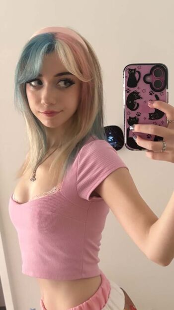 Full leaked Iluvmeww page private photo