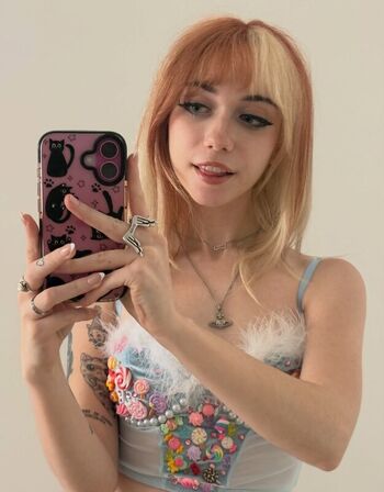 Full leaked Iluvmeww page private photo