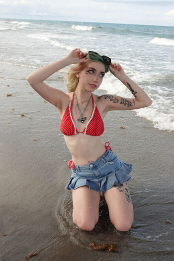 Full leaked Iluvmeww page private photo