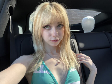 Full leaked Iluvmeww page private photo