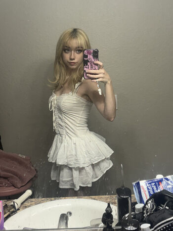 Full leaked Iluvmeww page private photo