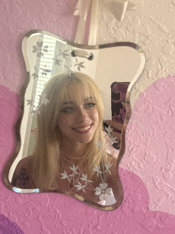Full leaked Iluvmeww page private photo