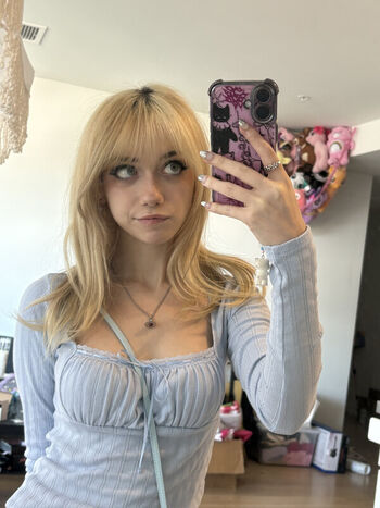 Full leaked Iluvmeww private photo
