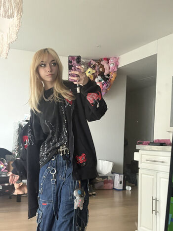 Full leaked Iluvmeww private photo