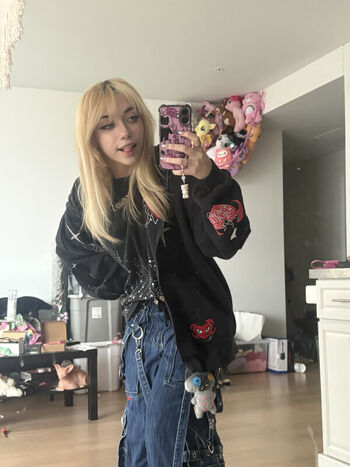 Full leaked Iluvmeww private photo
