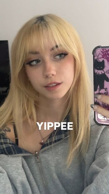 Full leaked Iluvmeww private photo