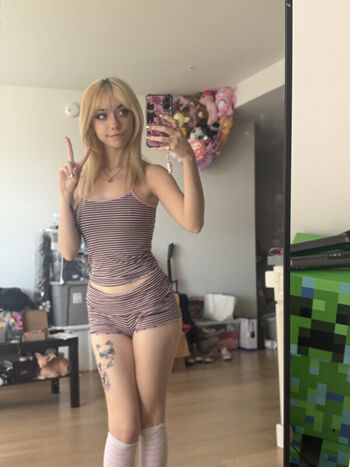 Full leaked Iluvmeww private photo