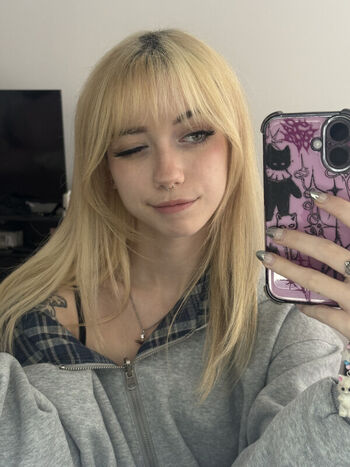 Full leaked Iluvmeww private photo