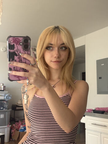 Full leaked Iluvmeww private photo