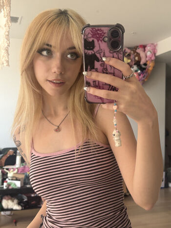 Full leaked Iluvmeww private photo