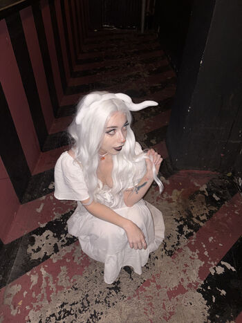 Full leaked Iluvmeww private photo