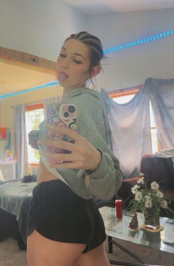 Full leaked Iluvsavyy private photo