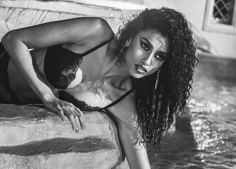 Full leaked Imaan hammam private photo
