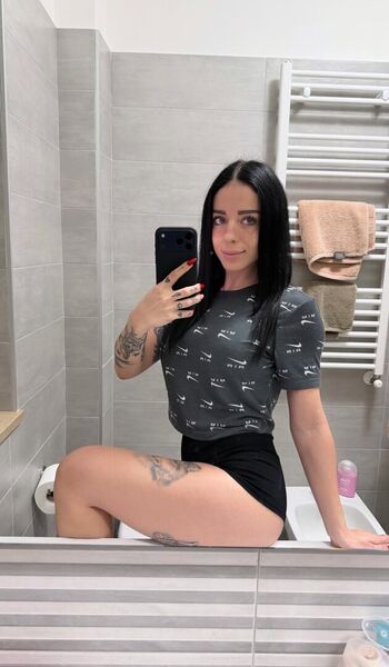 Full leaked Imviolet private photo