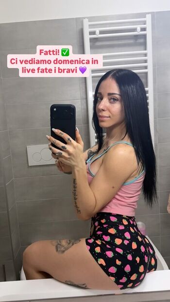 Full leaked Imviolet private photo