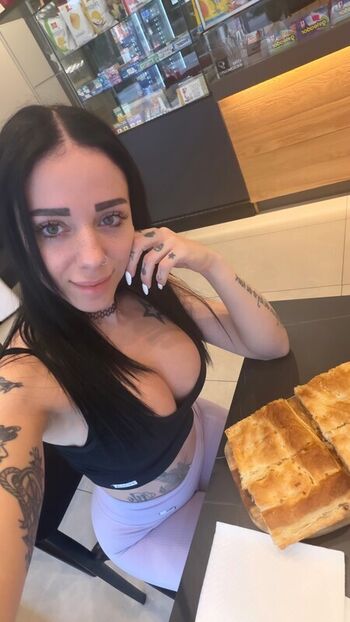 Full leaked Imviolet private photo