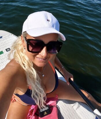 Full leaked Incredible milf private photo